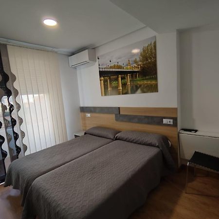 Hostal Rioja Condestable Logroño Exteriör bild
